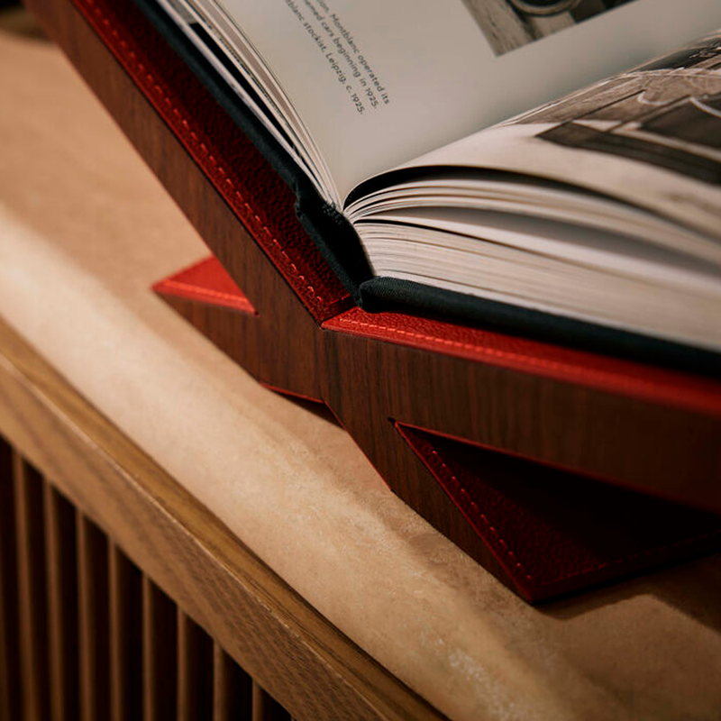 Assouline Culture Bookstand (Classic)