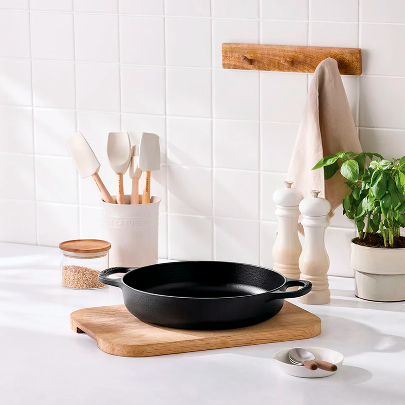 Sartén Redonda con Asas Dobles Negro Mate 28 Le Creuset